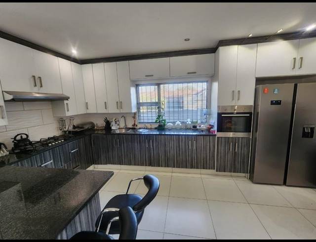 3 BEDROOM HOUSE FOR SALE IN LAMBTON